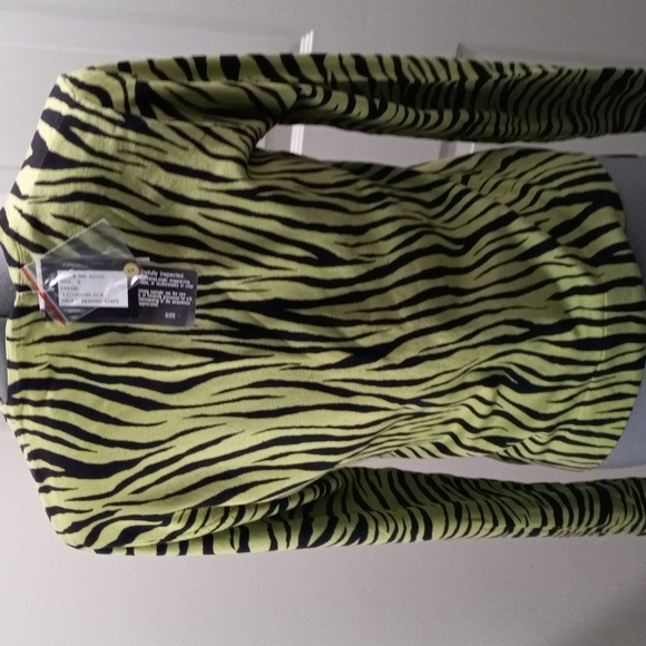 NWT City Silk Sz Small, Silk Lizard Black Sweater, Button Front. - Picture 6 of 8